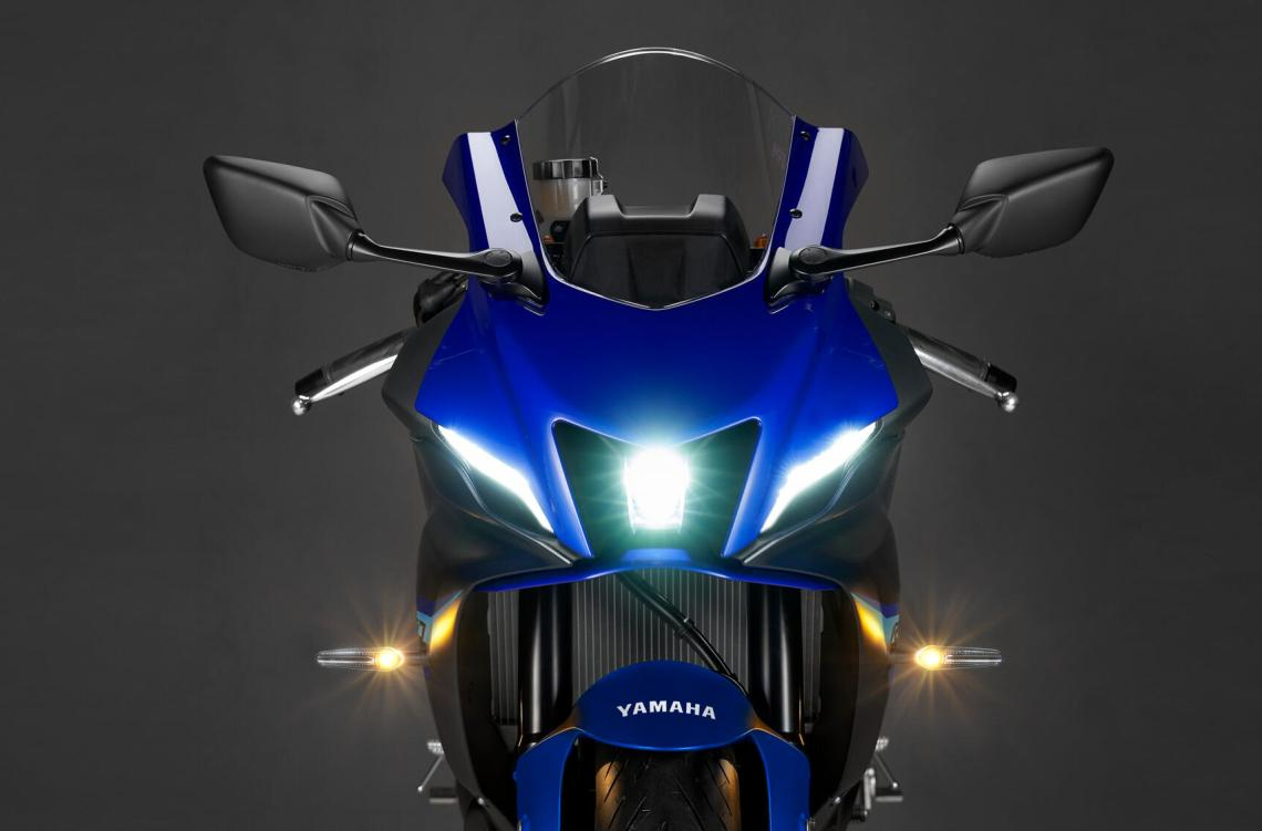 YZF-R7