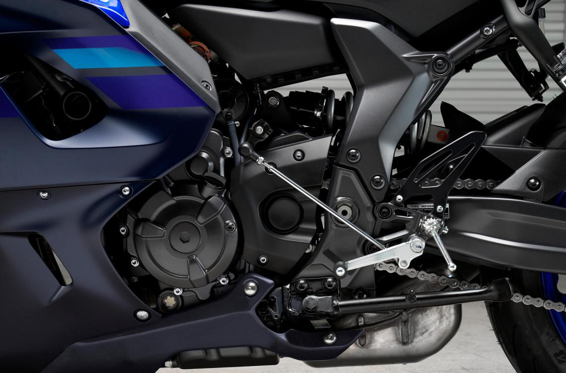 YZF-R7