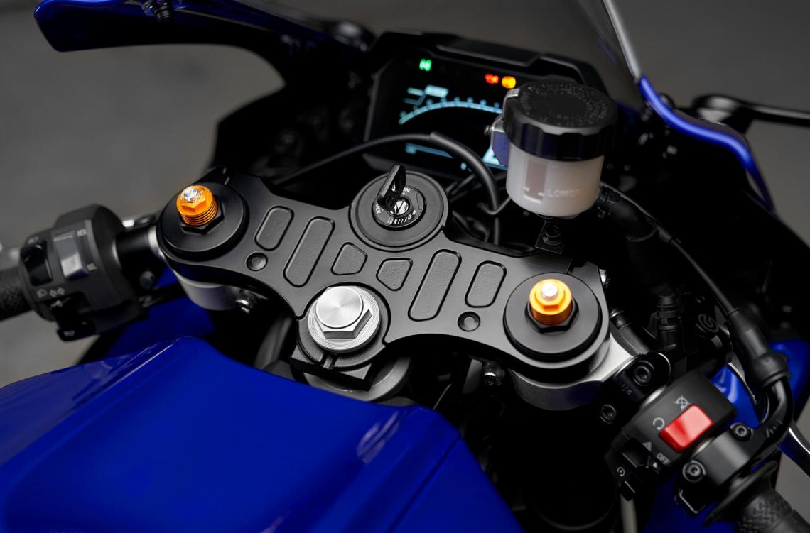 YZF-R7