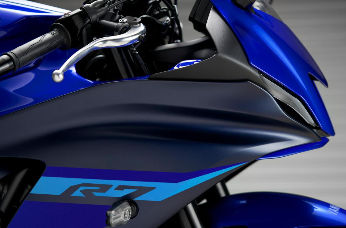 YZF-R7