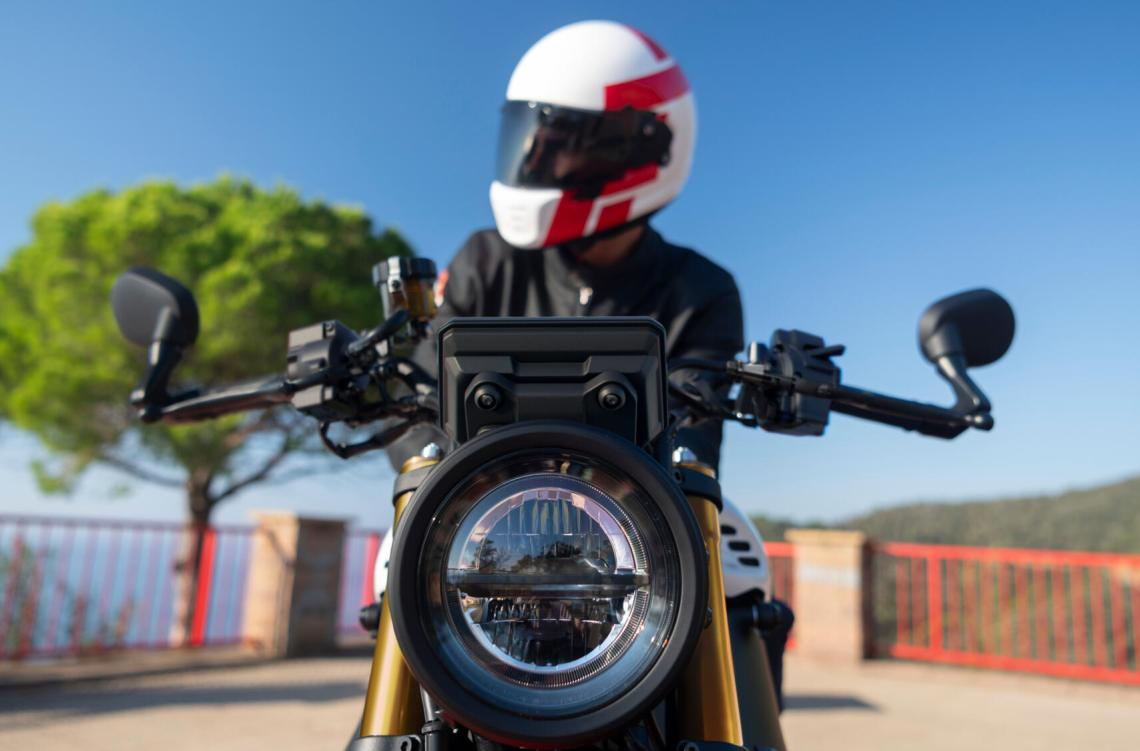 XSR900