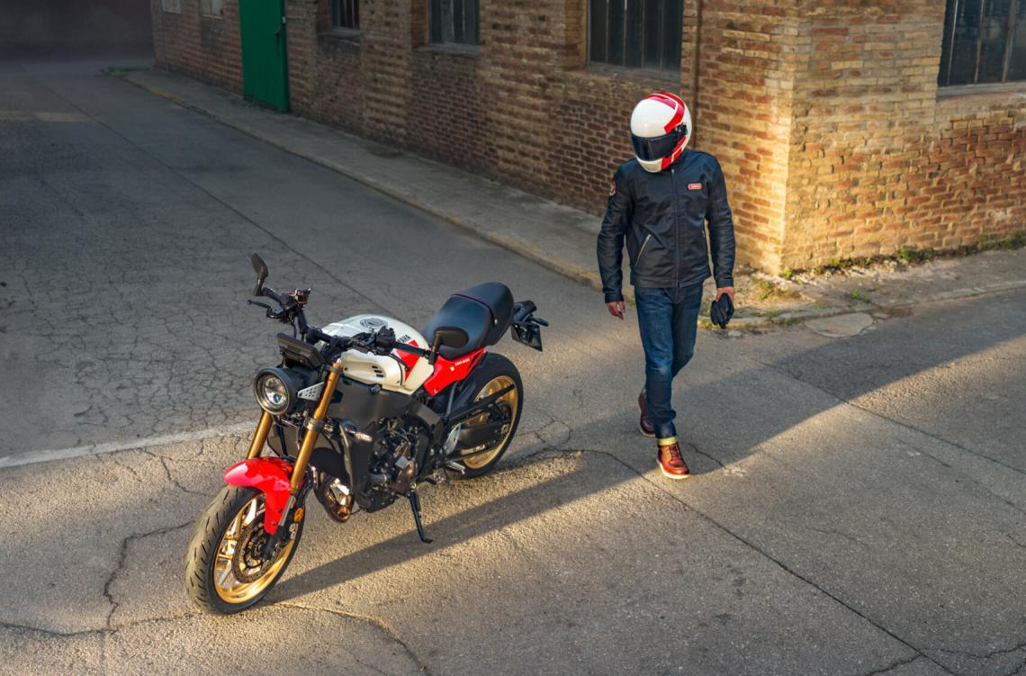 XSR900