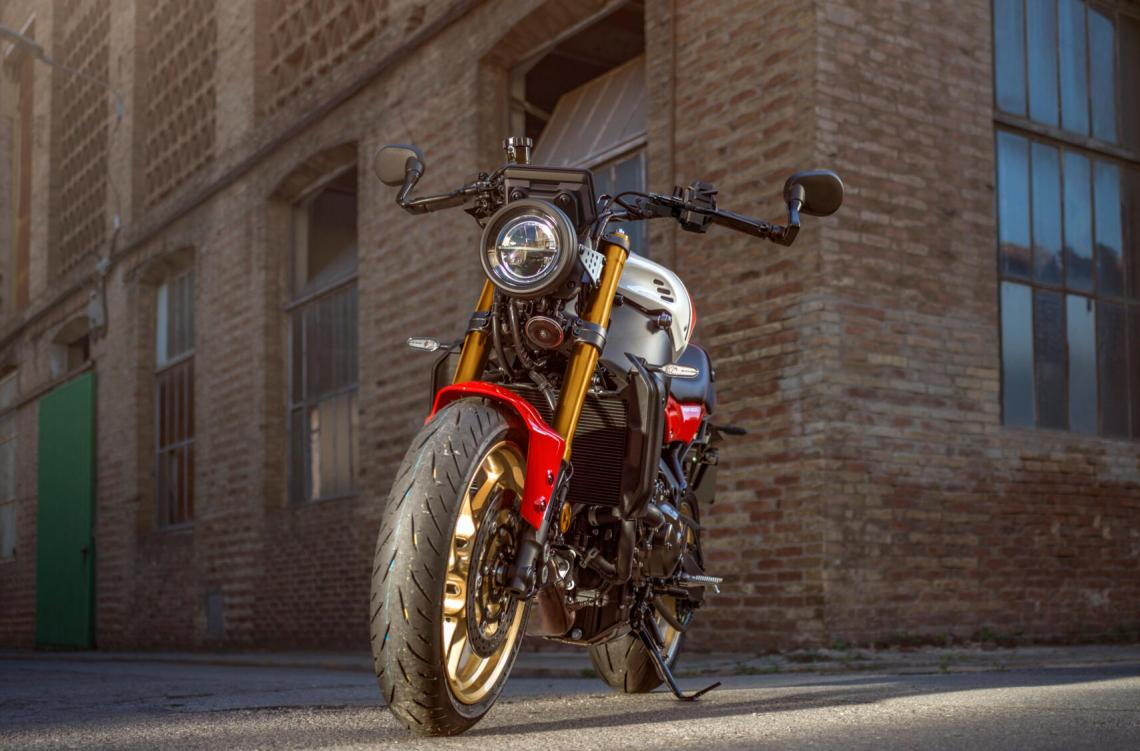 XSR900