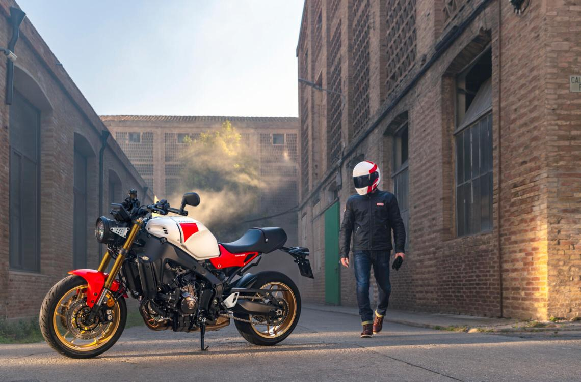 XSR900