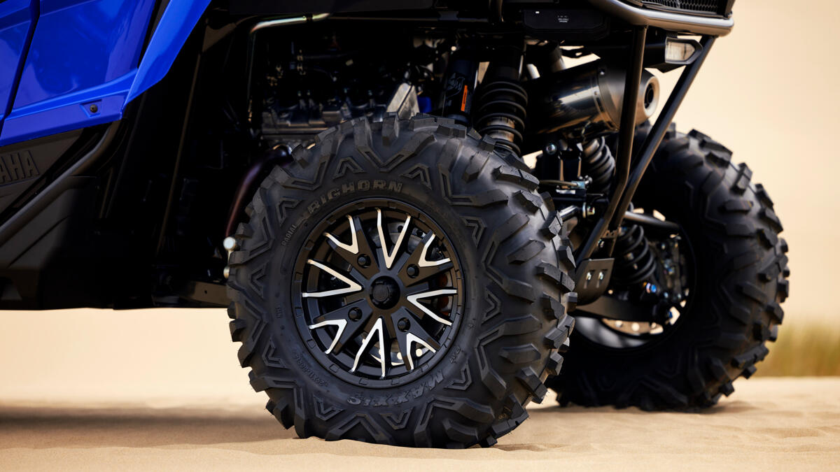 Шины Big Horn и амортизаторы FOX® Podium 